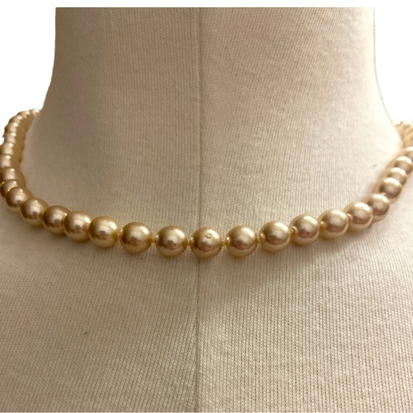 Vintage KJL Kenneth Jay Lane Gold Pearl Gold Tone Necklace 16.5” - Picture 1 of 3